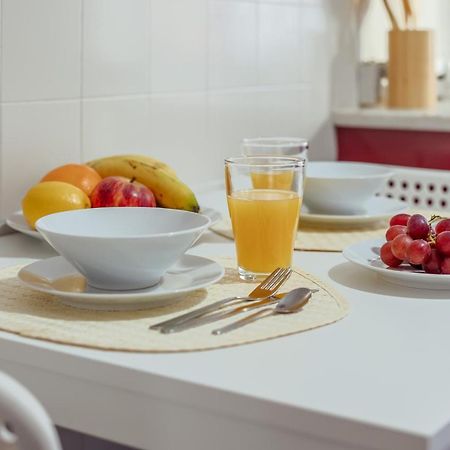Elegant 3 Bedroom Apt - City Centre - Garage - Metro Lisbon Luaran gambar