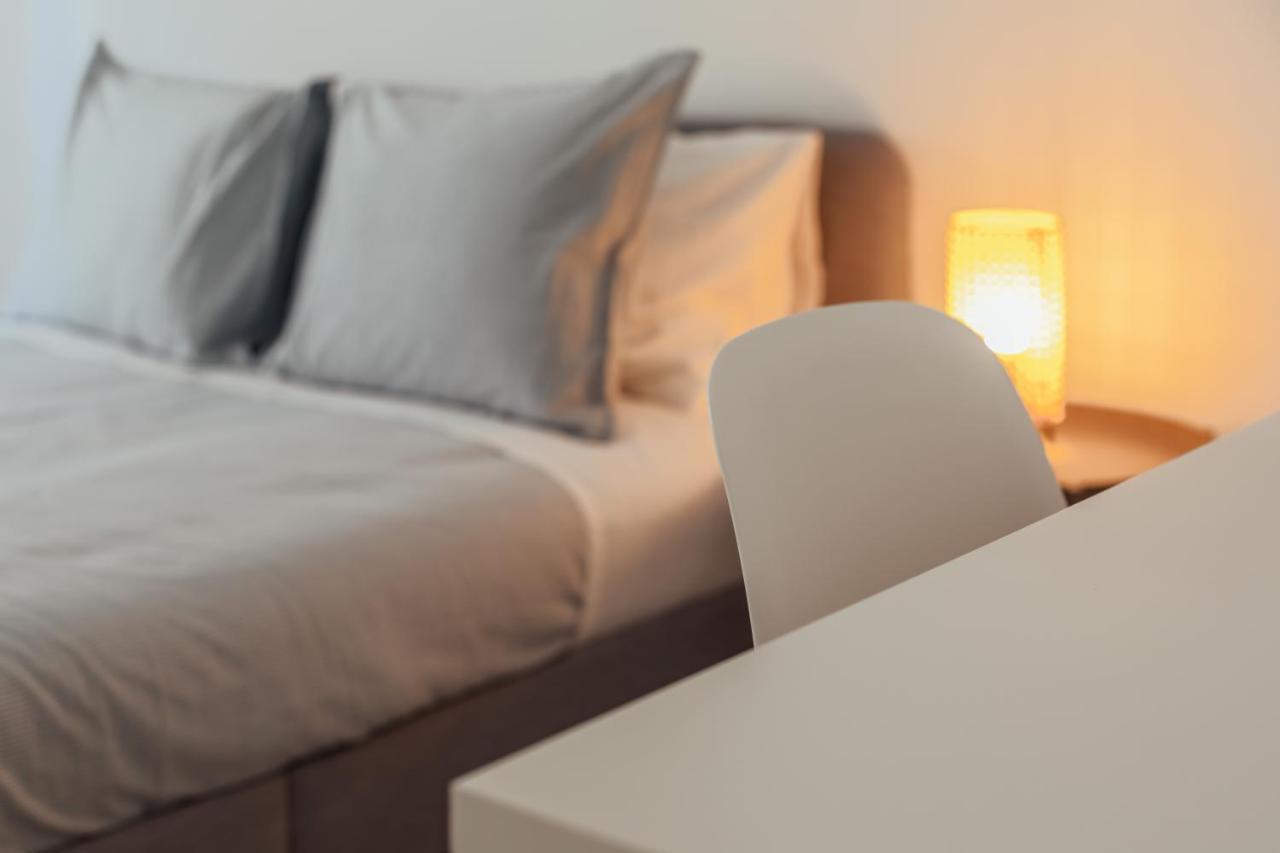 Elegant 3 Bedroom Apt - City Centre - Garage - Metro Lisbon Luaran gambar