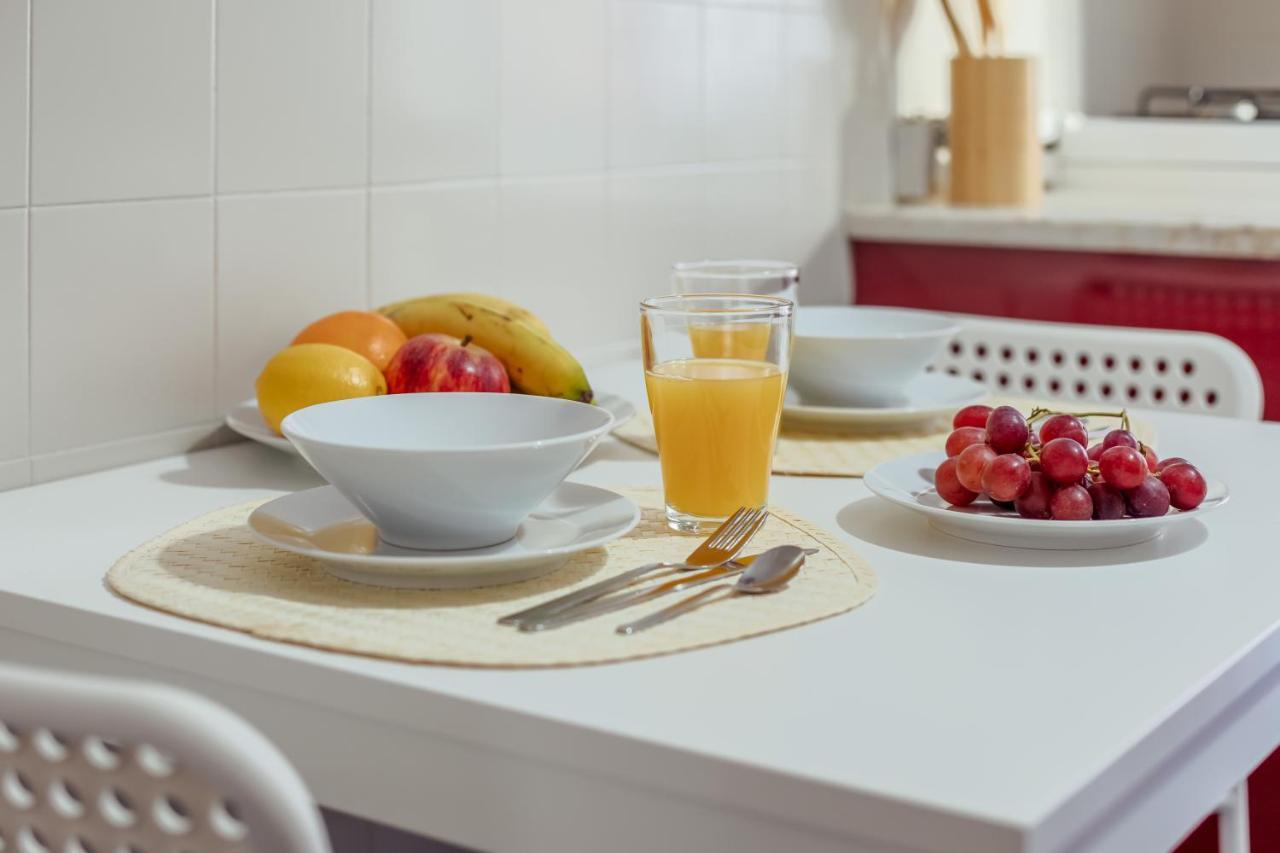 Elegant 3 Bedroom Apt - City Centre - Garage - Metro Lisbon Luaran gambar