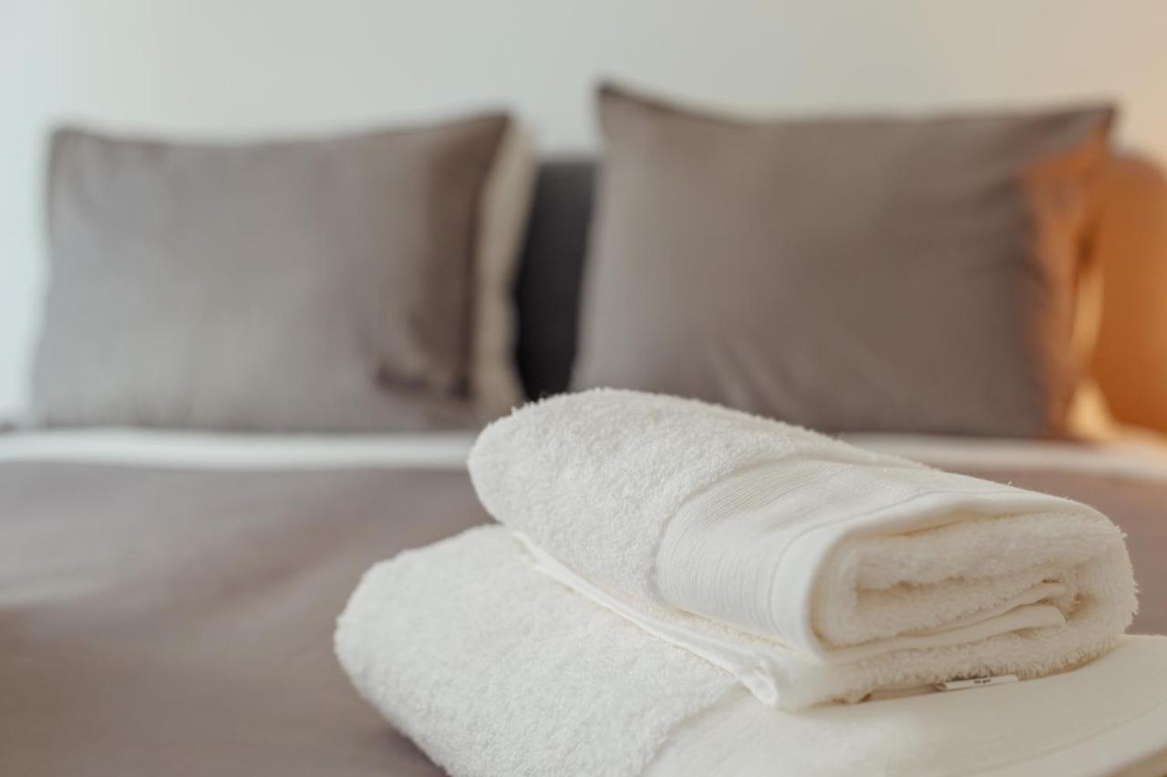 Elegant 3 Bedroom Apt - City Centre - Garage - Metro Lisbon Luaran gambar