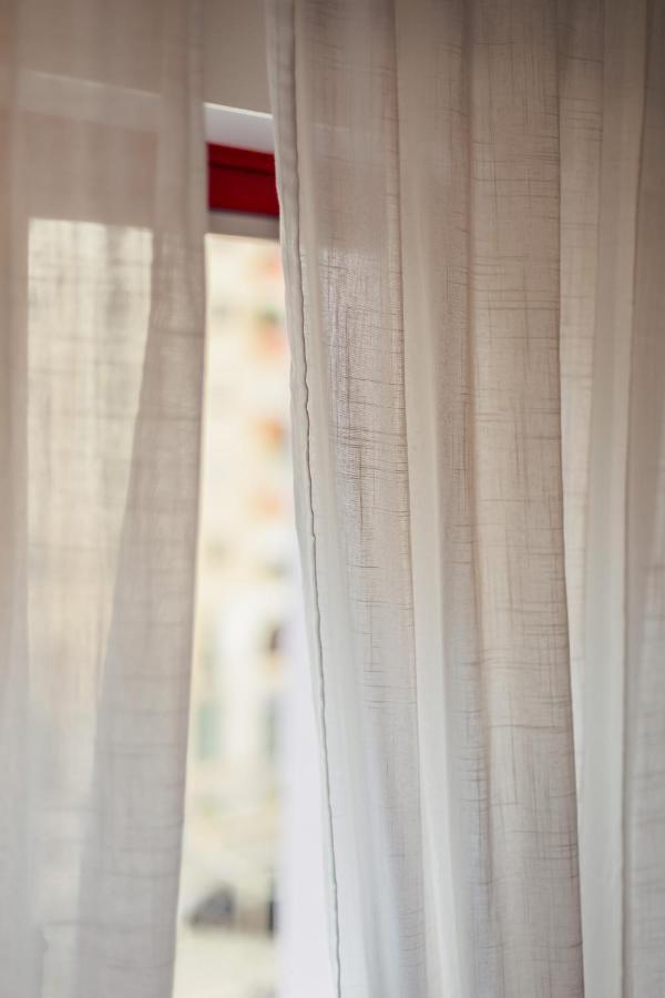 Elegant 3 Bedroom Apt - City Centre - Garage - Metro Lisbon Luaran gambar