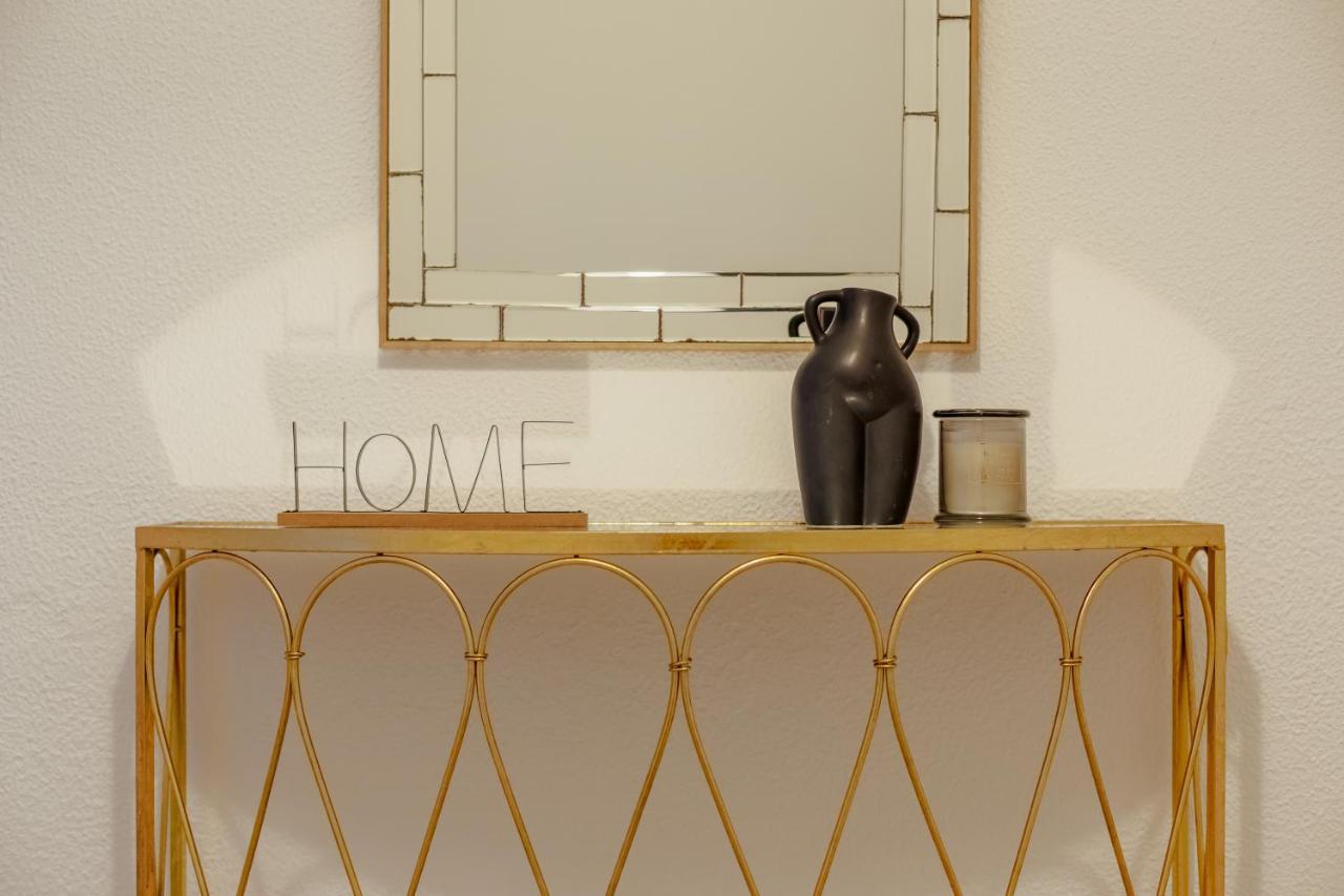 Elegant 3 Bedroom Apt - City Centre - Garage - Metro Lisbon Luaran gambar
