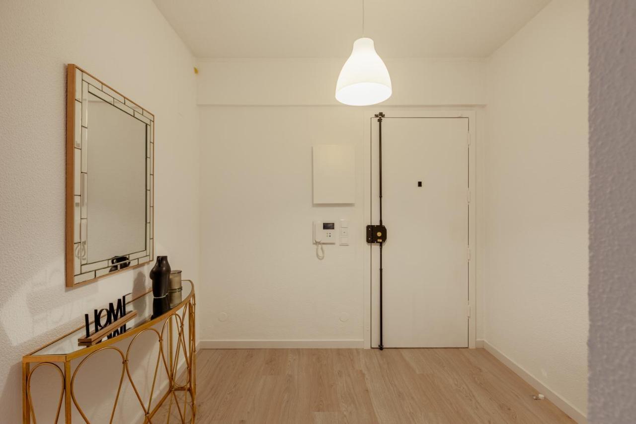 Elegant 3 Bedroom Apt - City Centre - Garage - Metro Lisbon Luaran gambar