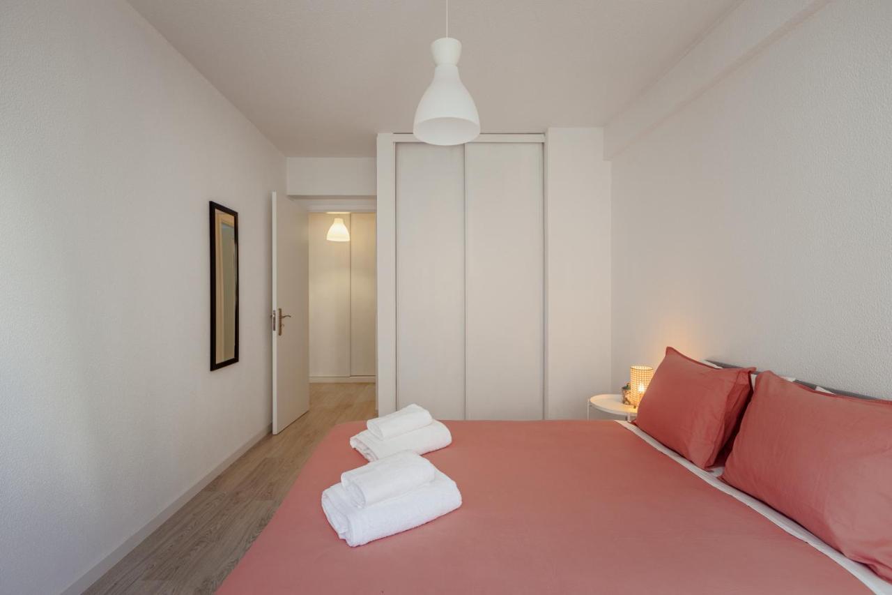 Elegant 3 Bedroom Apt - City Centre - Garage - Metro Lisbon Luaran gambar