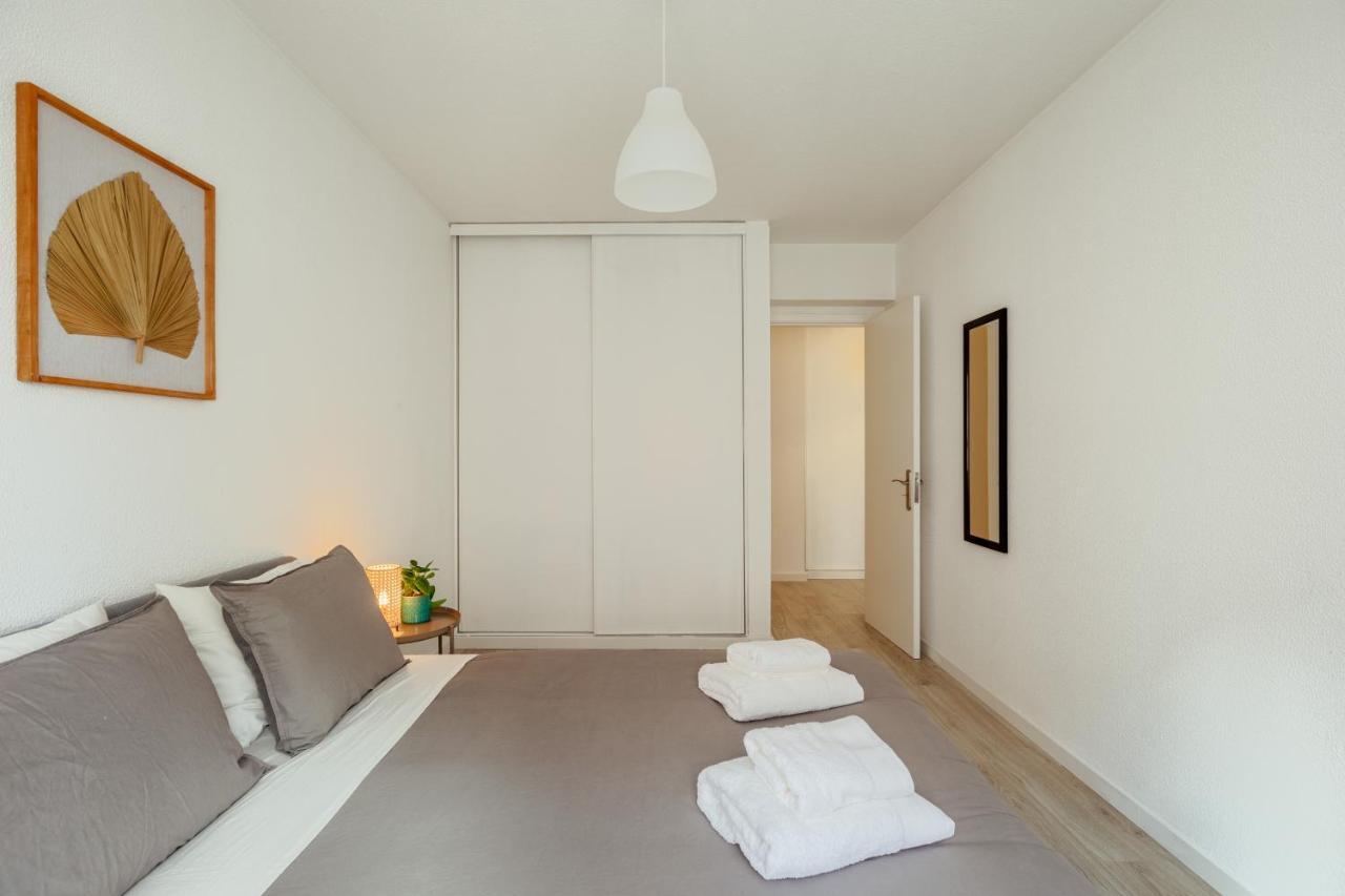 Elegant 3 Bedroom Apt - City Centre - Garage - Metro Lisbon Luaran gambar