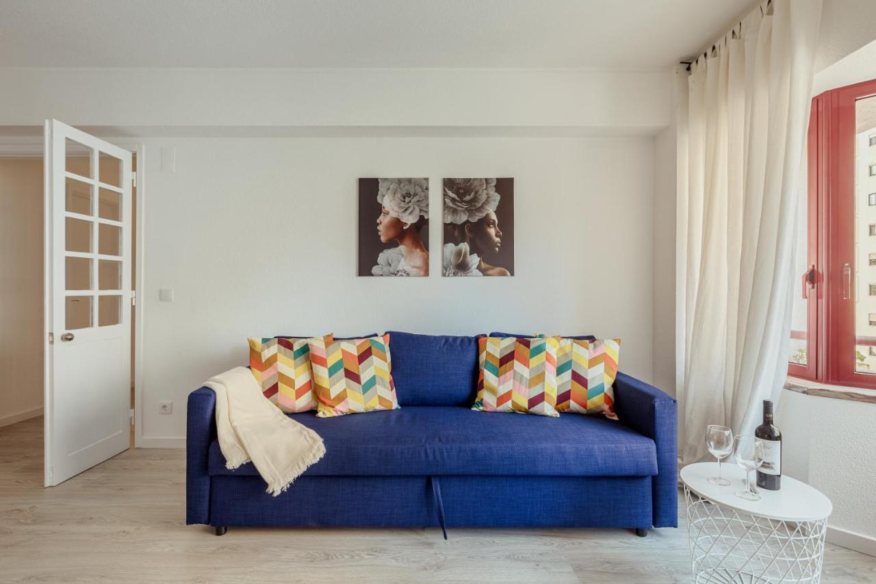 Elegant 3 Bedroom Apt - City Centre - Garage - Metro Lisbon Luaran gambar